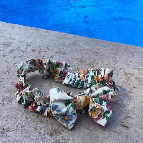 Longaberger Basket with fabric liner and garter - Picture 9 of 9